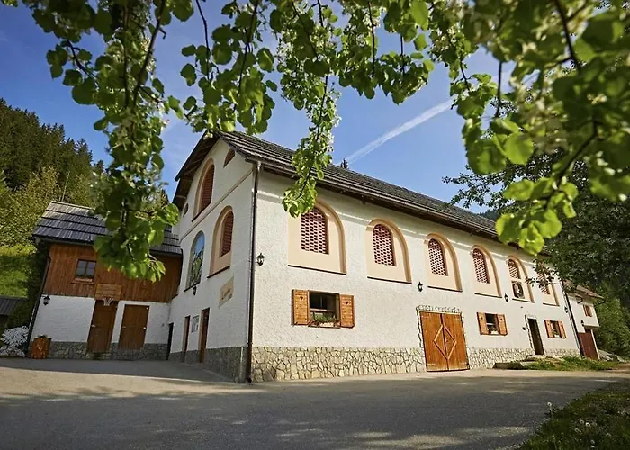 Bivanje na kmetiji Farm 